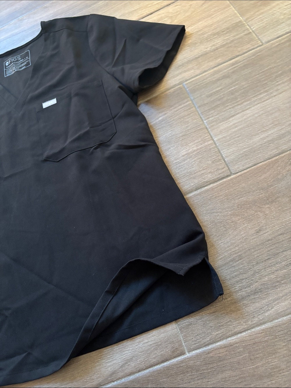 FIGS Women’s Catarina Scrub Top Shirt in Black - Picture 6 of 11